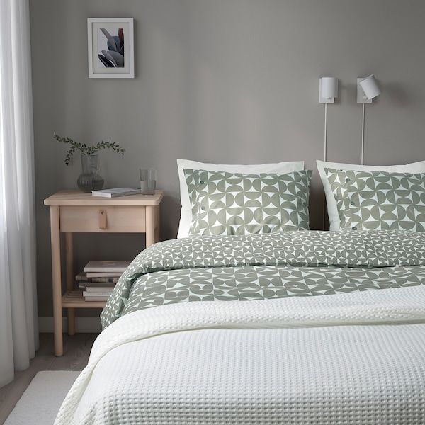 IKEA ANGSNEJLIKA Покривало на ковдру та 2 наволочки, сіро-зелені, 200x200/50x60 см 60541076 фото