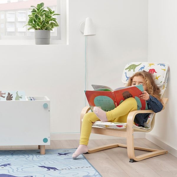 IKEA POANG Дитяче автокрісло, колір берези/зразок Medskog із динозаврами 89417585 фото